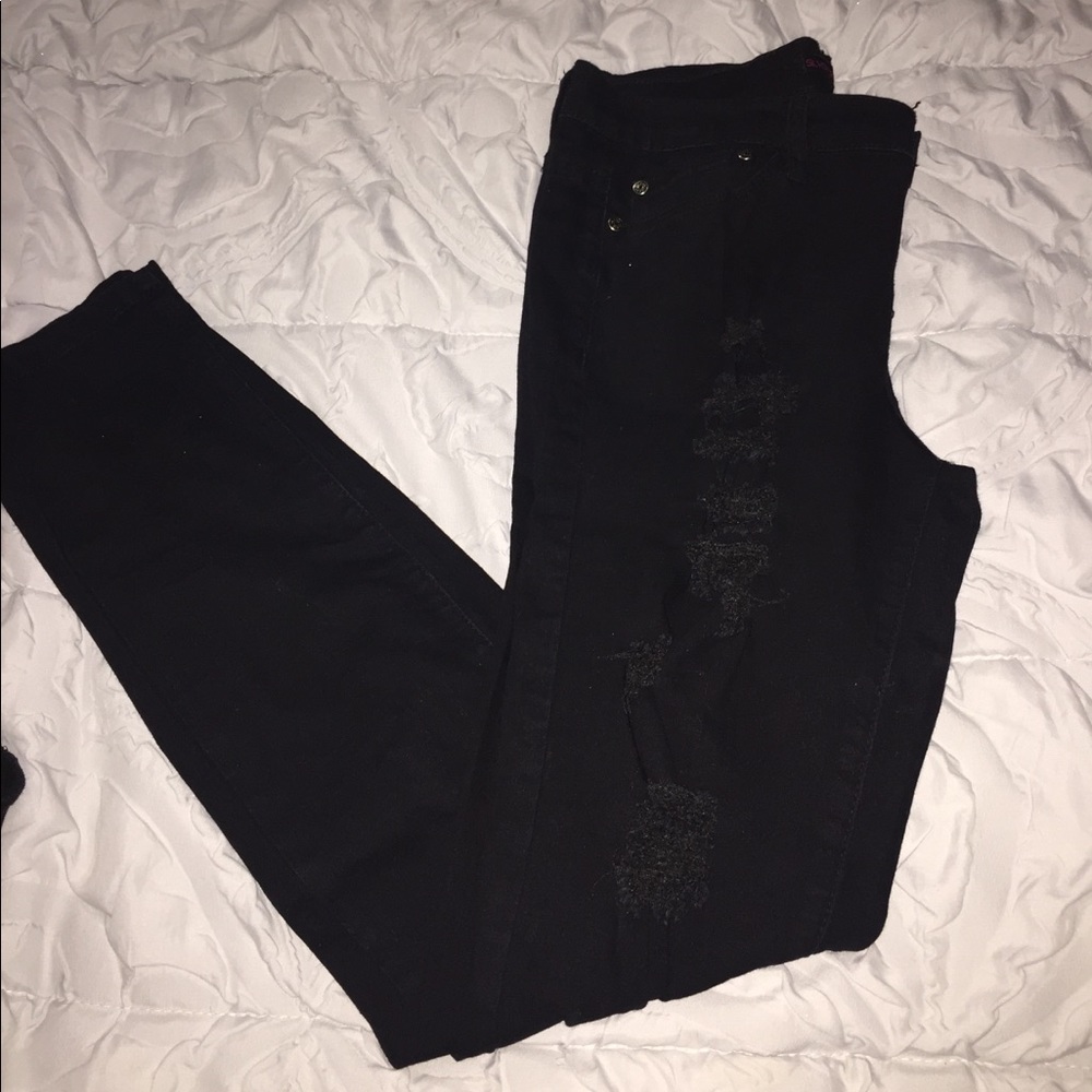 Women’s Skinny Distressed Jean